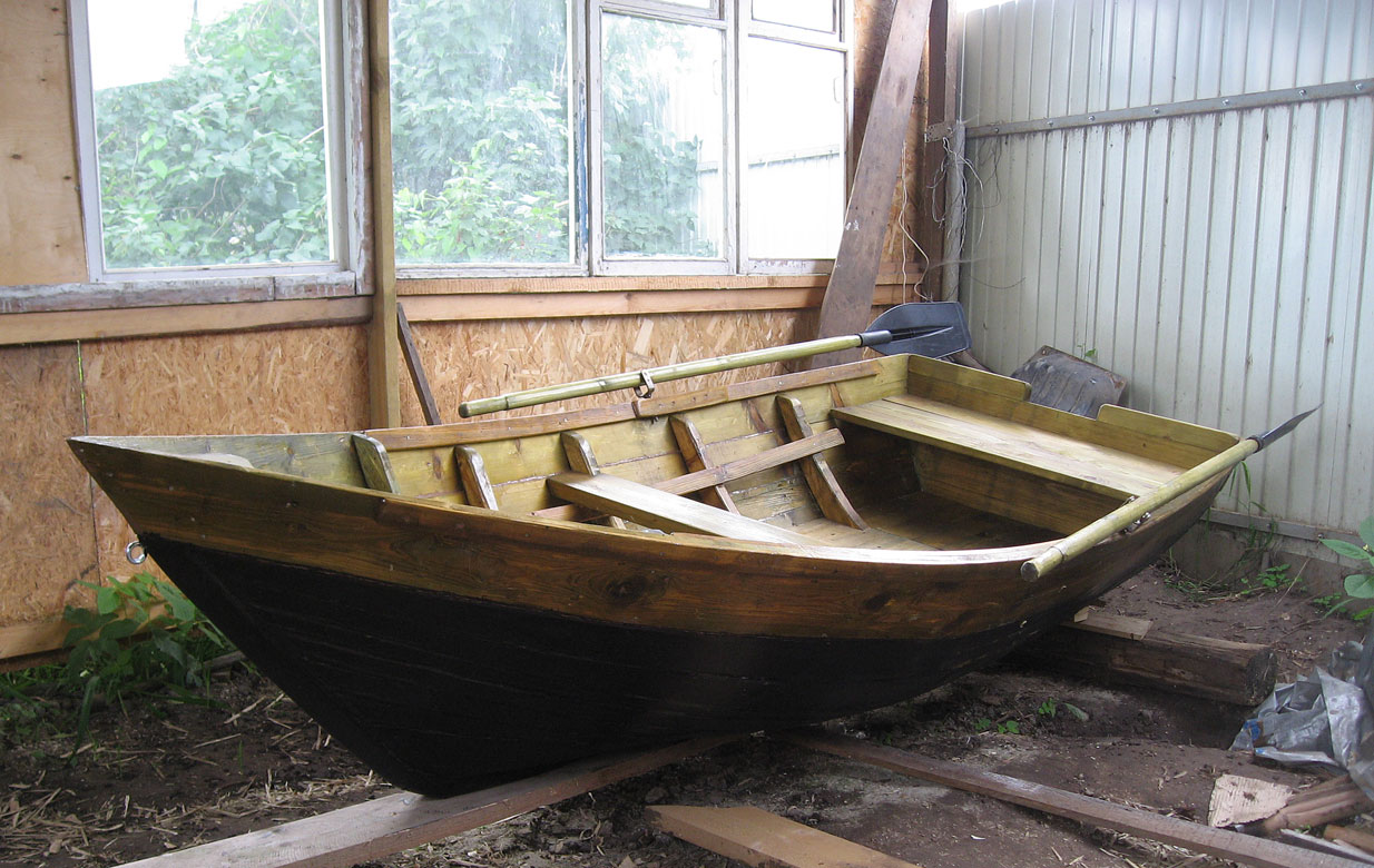 Лодка - половина Великовражки. Фото Николая Денисова